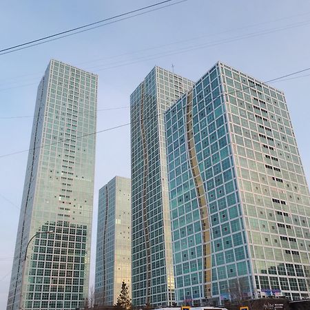 Апартаменты На Набережной С Панорамным Видом На 39 Этаже 아스타나 외부 사진